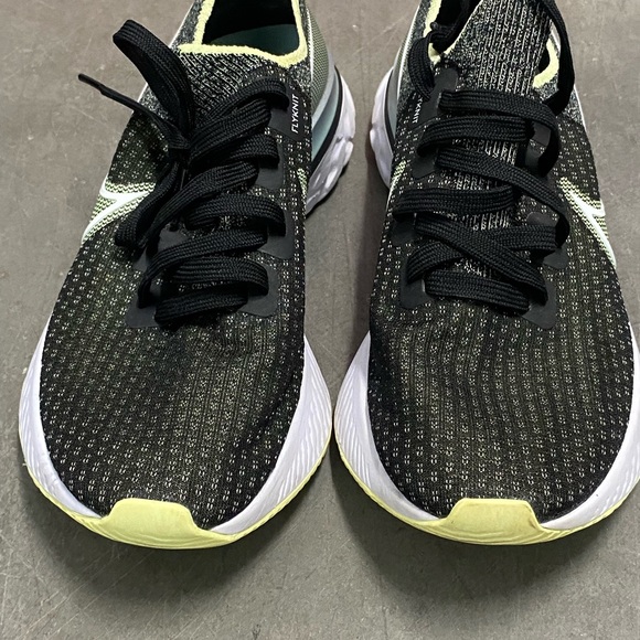 Nike Women React Infinity Run FK CD4372-006 Black Running Shoes 8.5 - Picture 4 of 6